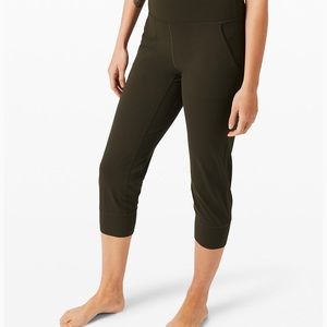 Lululemon Align Jogger Crop olive green size 4